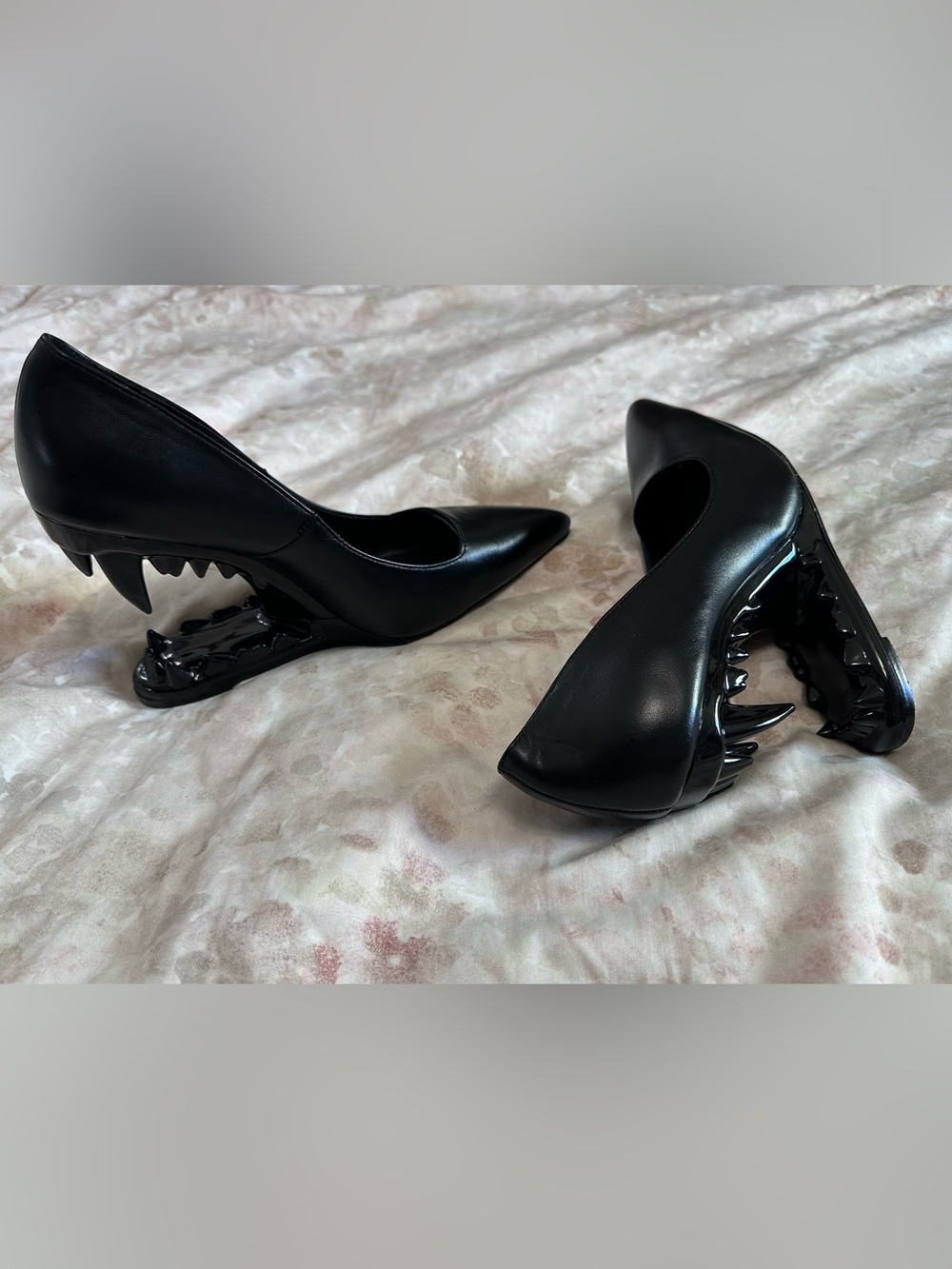 Black Pointed Toe Women's Pumps